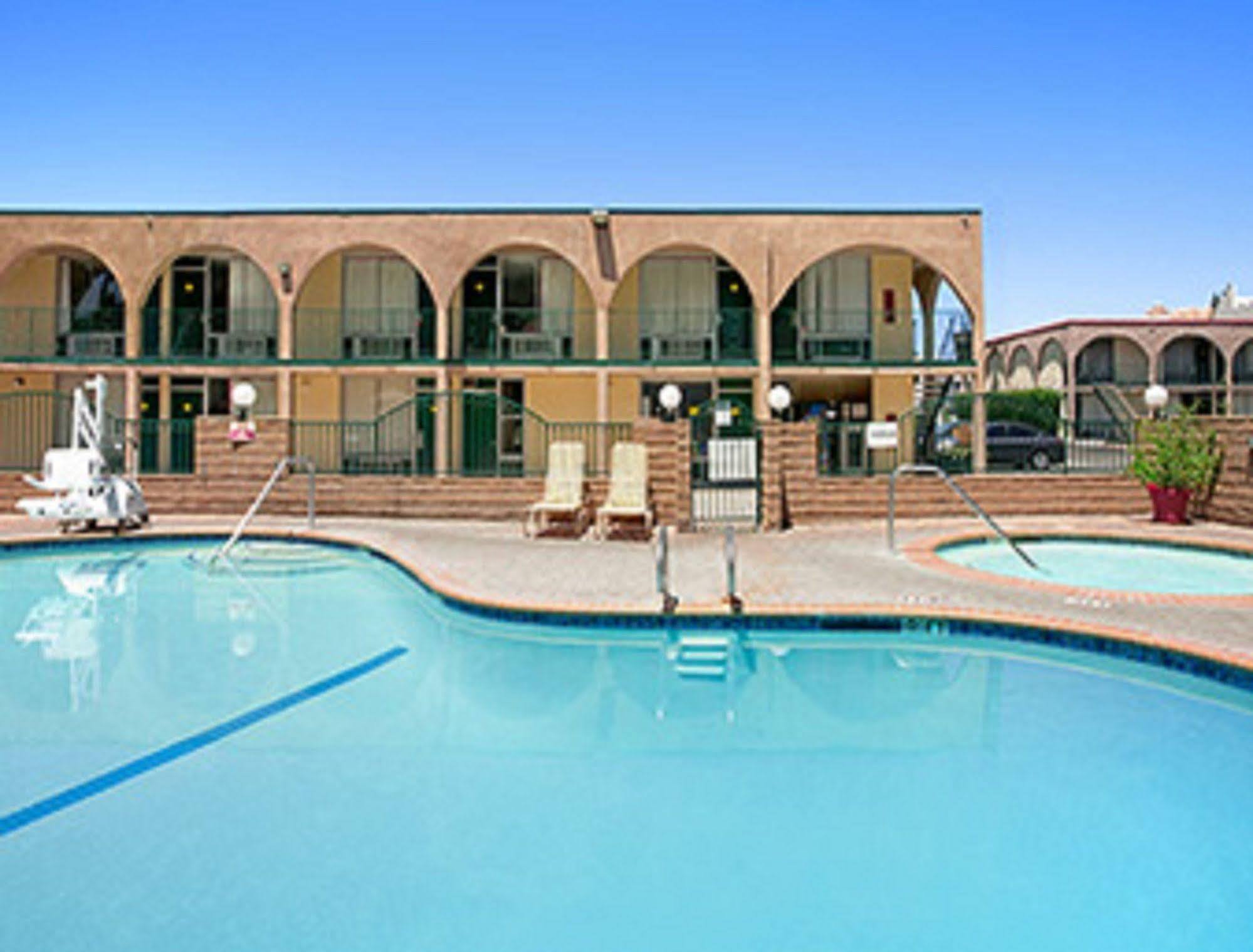 Kings Inn Anaheim At The Park & Convention Center Dış mekan fotoğraf