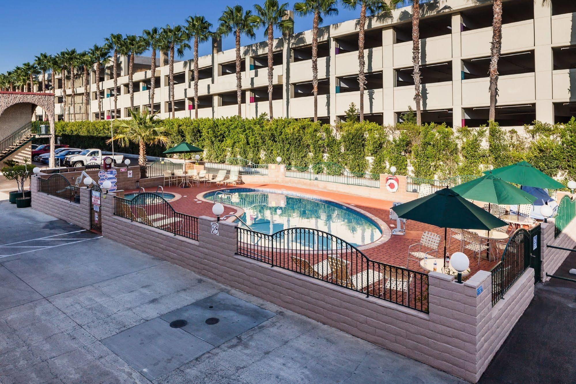 Kings Inn Anaheim At The Park & Convention Center Dış mekan fotoğraf