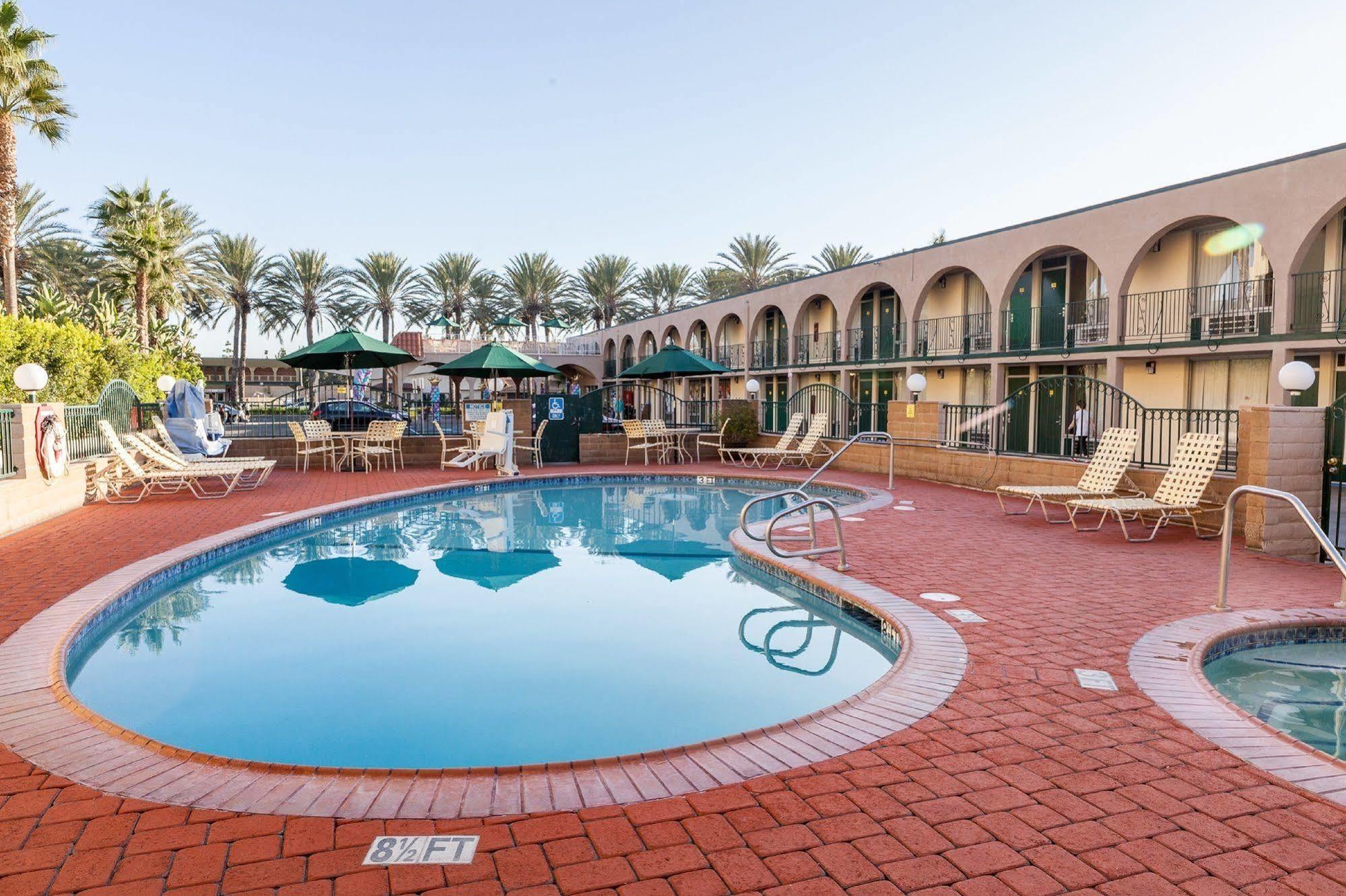 Kings Inn Anaheim At The Park & Convention Center Dış mekan fotoğraf