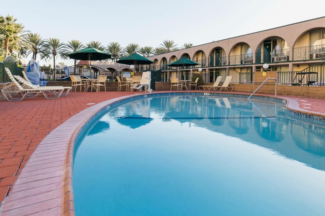 Kings Inn Anaheim At The Park & Convention Center Dış mekan fotoğraf